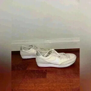 Nike white canvas tan bottom running shoes